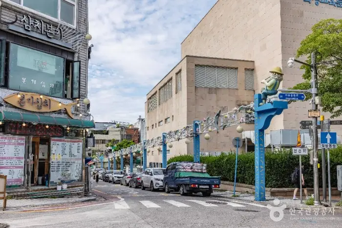동인천 삼치거리 · 관광지