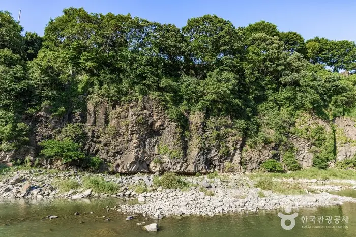 차탄천 주상절리 (한탄강 유네스코 세계지질공원) · 관광지