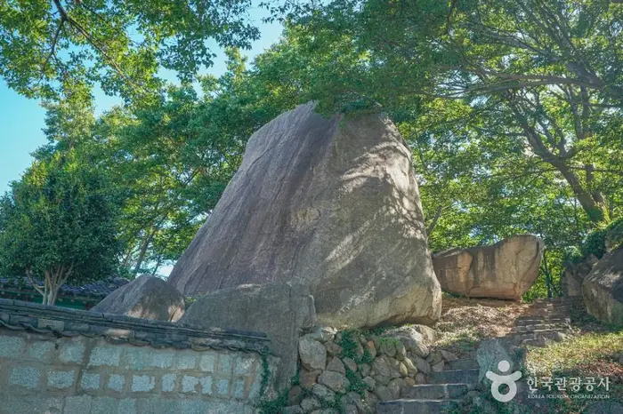 초선대 마애여래좌상 · 관광지