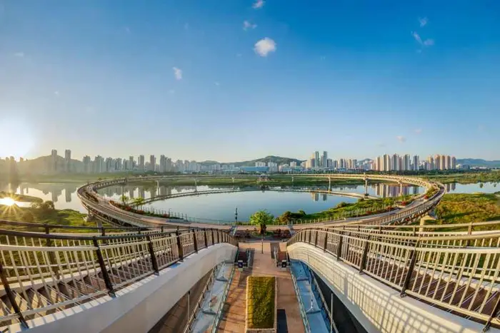 금강보행교(이응다리) · 관광지