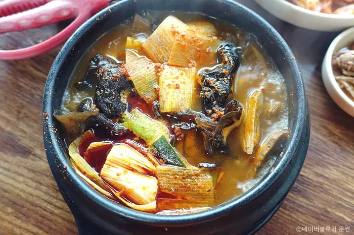 민속돌솥설렁탕 · 음식점