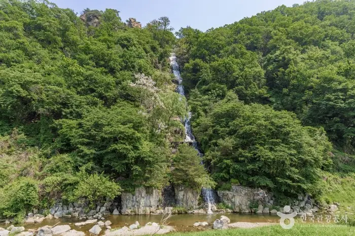 화도푸른물센터 피아노폭포 · 관광지