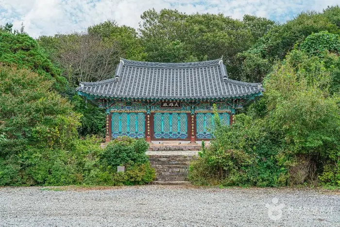 용화사(고창) · 관광지
