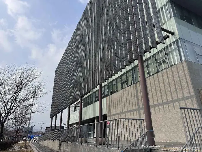 경상북도교육청 영주선비도서관 · 문화시설