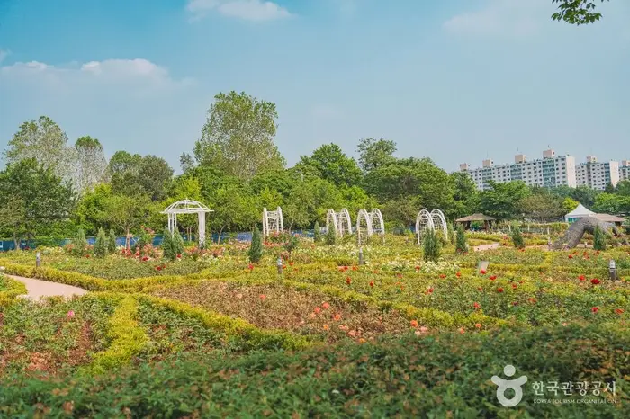 용산가족공원 · 관광지