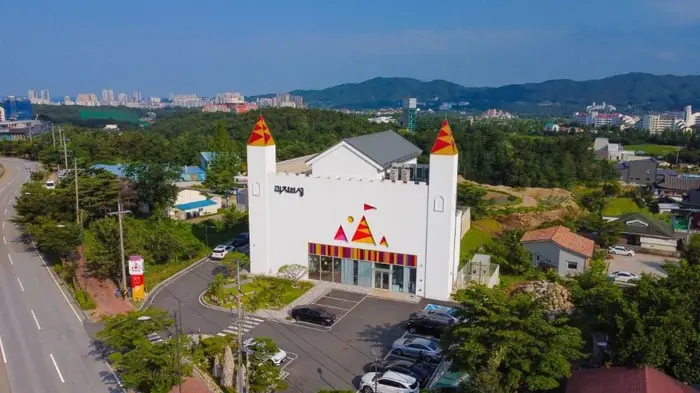 과자의성 · 관광지