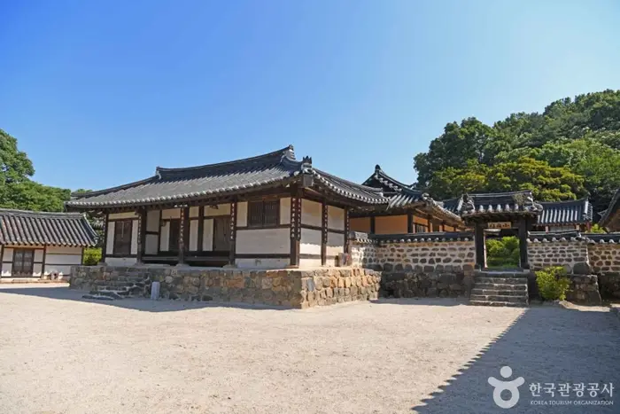 계룡 사계고택 · 관광지