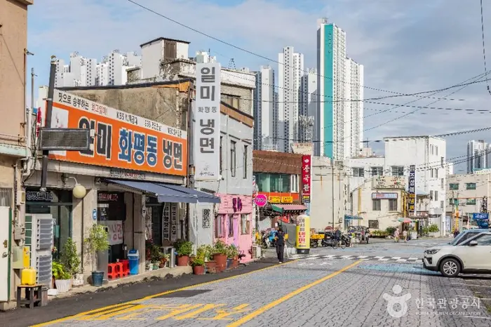 인천 화평동 세숫대야 냉면거리 · 관광지
