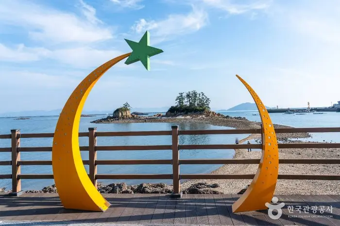 무녀도 · 관광지