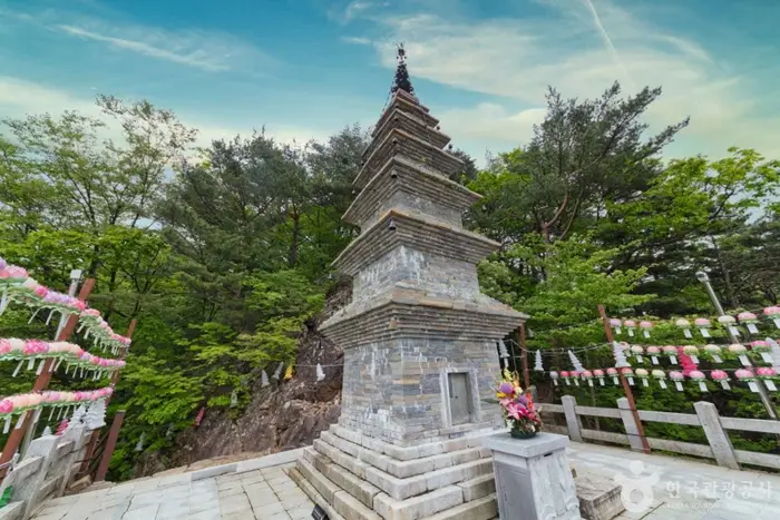 정암사 수마노탑 · 관광지