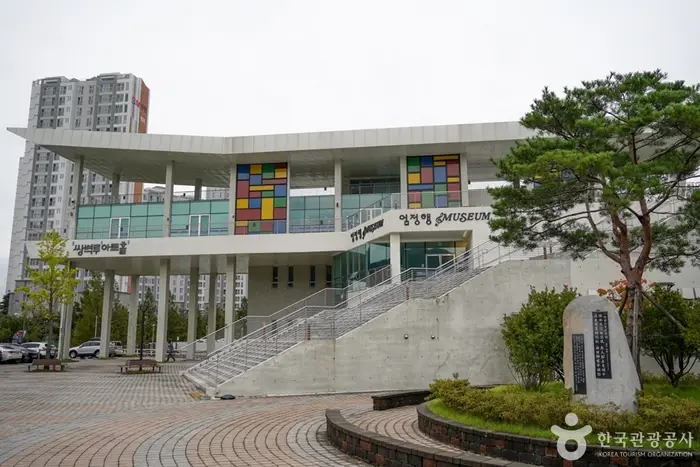 쌍벽루아트홀 · 문화시설