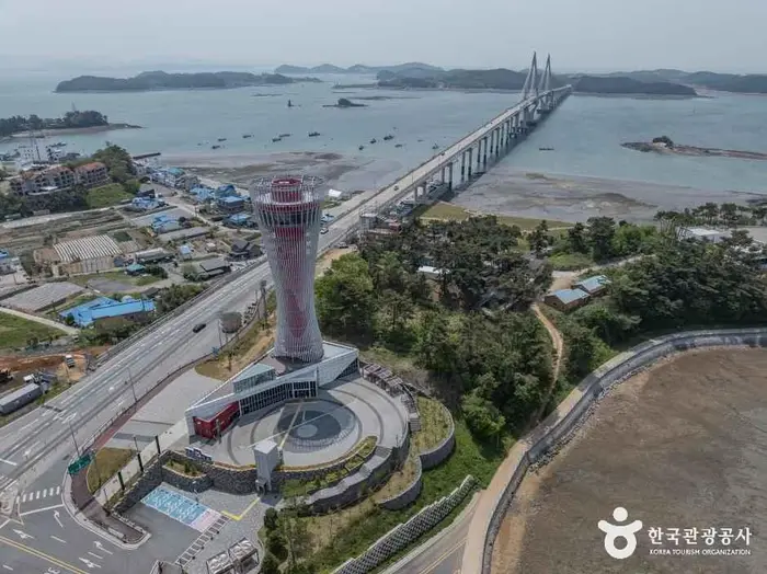 영목항 전망대 · 관광지