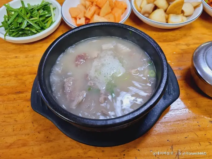 신동순대국 · 음식점