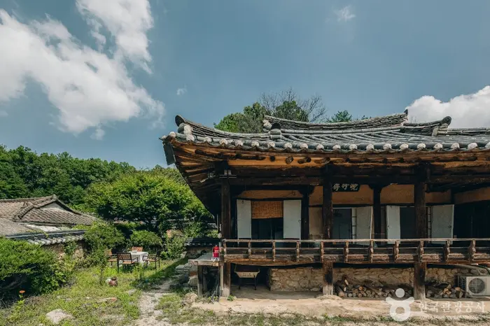 만죽재 고택 · 숙박