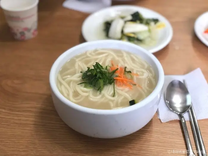 연희동칼국수 본점 · 음식점