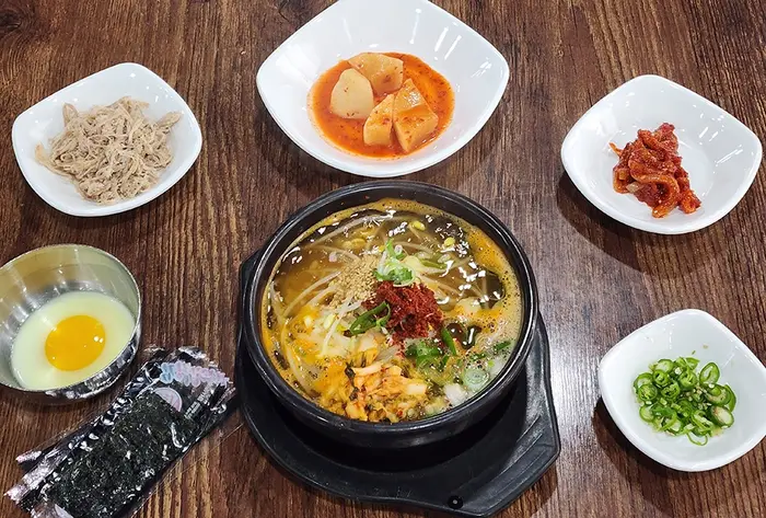 콩나물교실해장국 울산본점 · 음식점