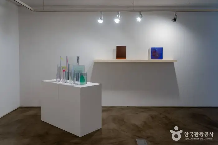 갤러리 시몬 · 문화시설
