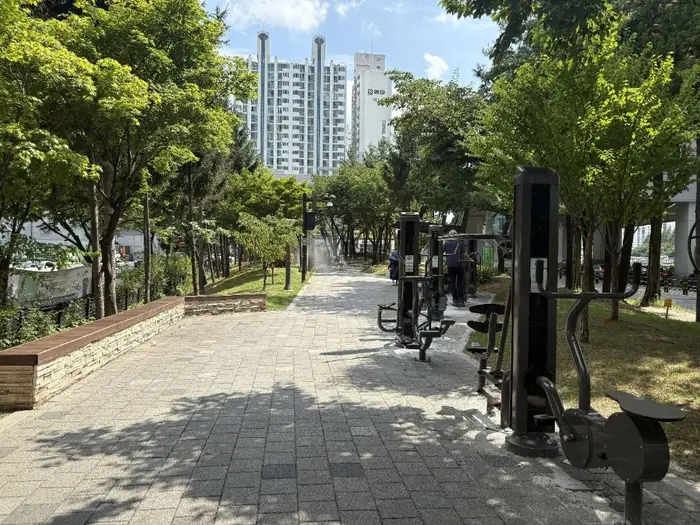 장암발곡근린공원 · 관광지