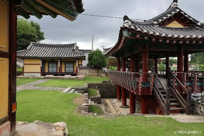 제천향교 · 관광지