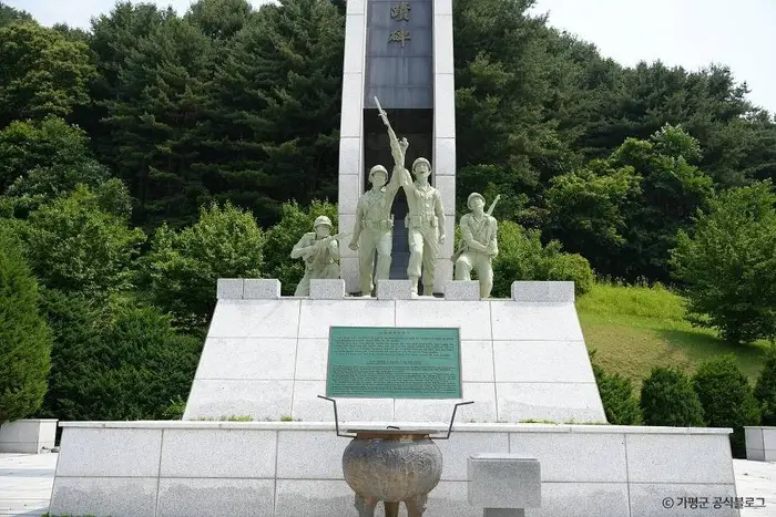 용문산전투 전적비 · 관광지