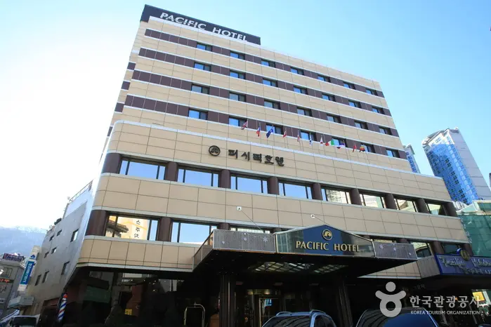 퍼시픽 호텔 · 숙박