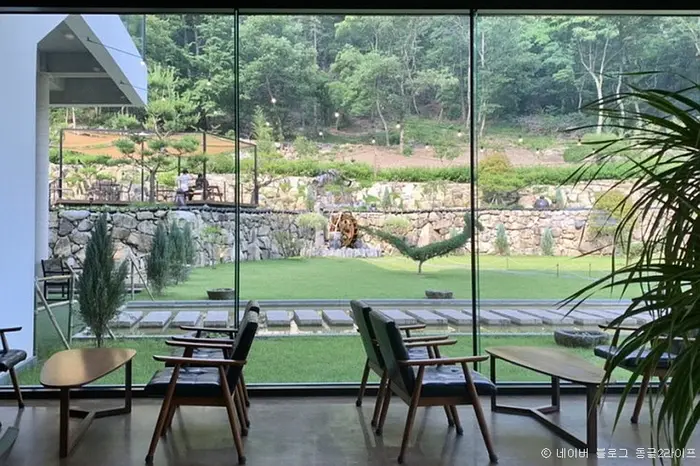 카페라온 · 음식점