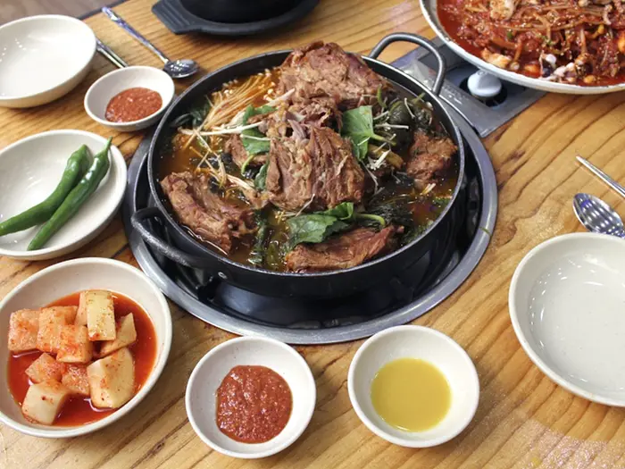양천뼈다귀본점 · 음식점