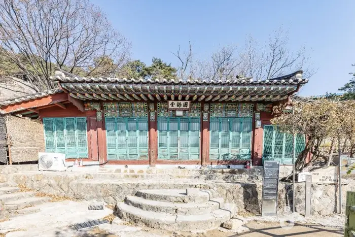 인왕산 국사당 · 관광지