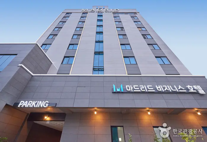 유)한성 마드리드 광주호텔 · 숙박