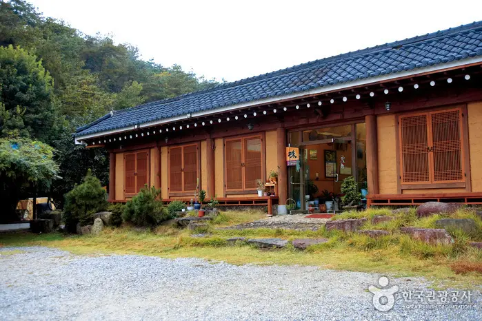 산골짜기 · 음식점
