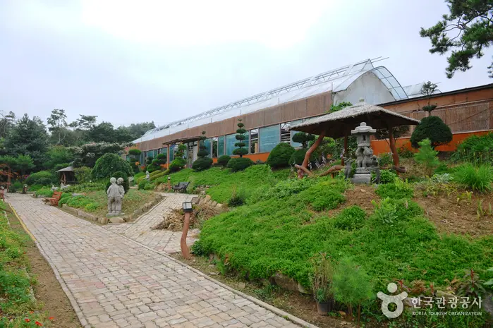 쇠꼴마을 · 관광지