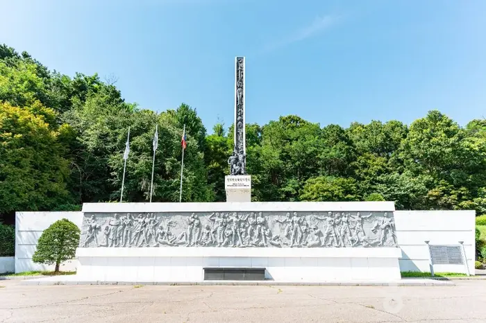 필리핀군 참전기념비 · 관광지