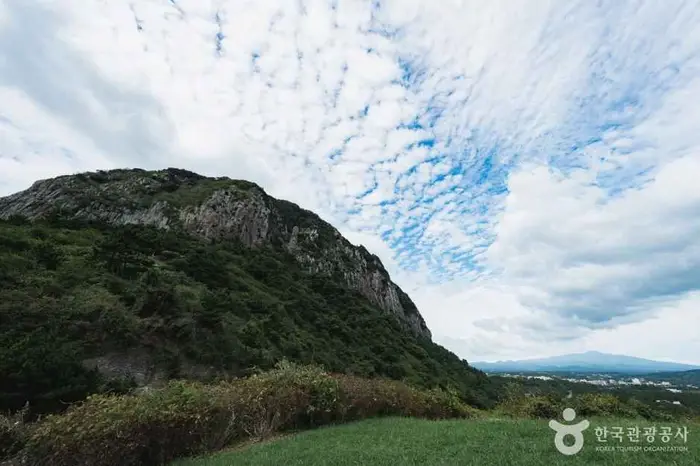 제주 서귀포 산방산 · 관광지