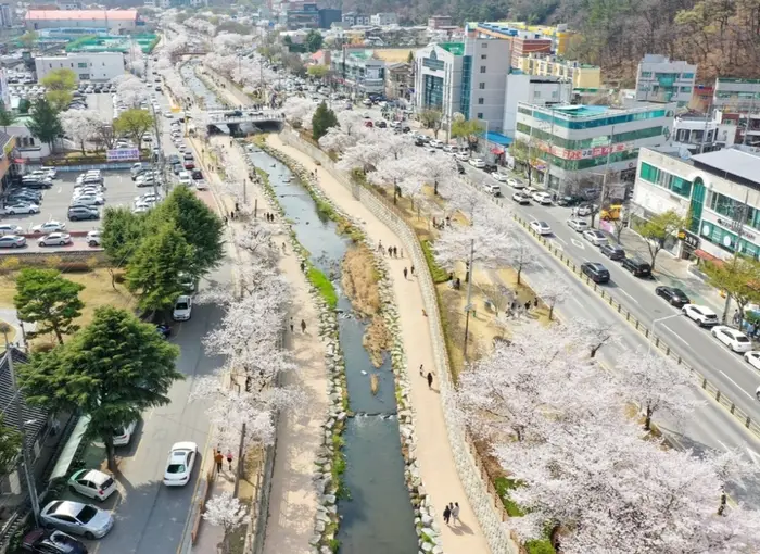 구미 금리단길 · 관광지