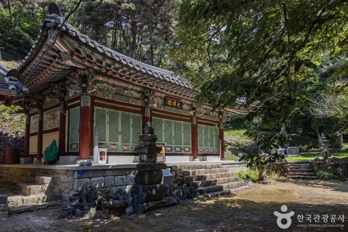 백족사(충북) · 관광지