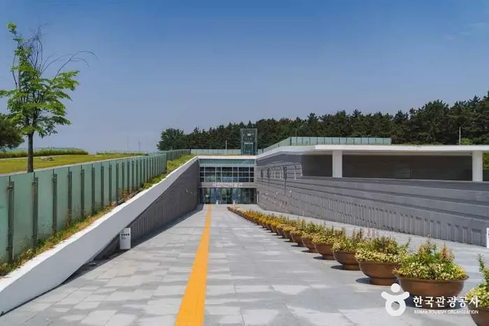 국립익산박물관 · 문화시설