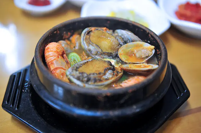 삼보식당 · 음식점
