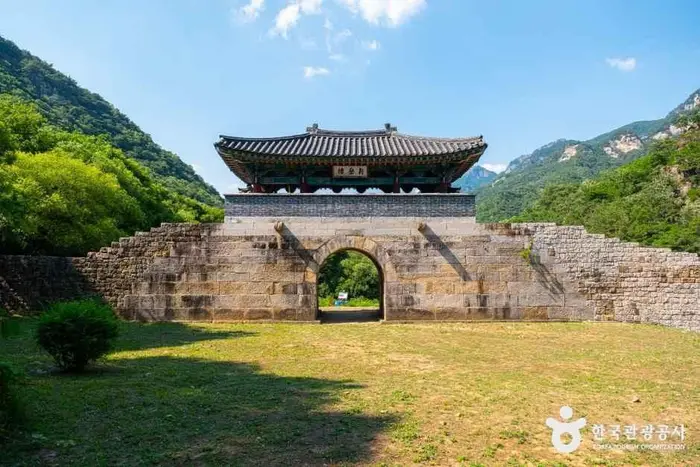 제천 덕주산성 · 관광지