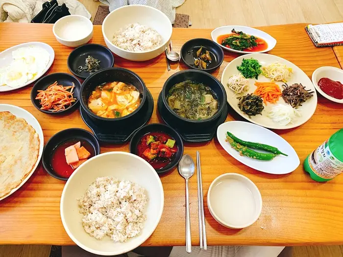 욕쟁이할머니보리밥 · 음식점