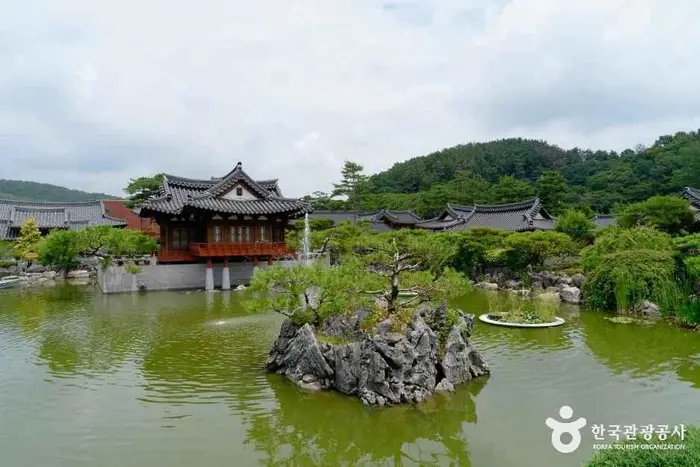 관정 이종환회장 생가 · 관광지