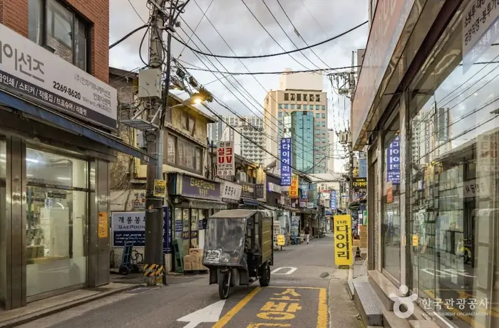 충무로 인쇄골목 · 관광지