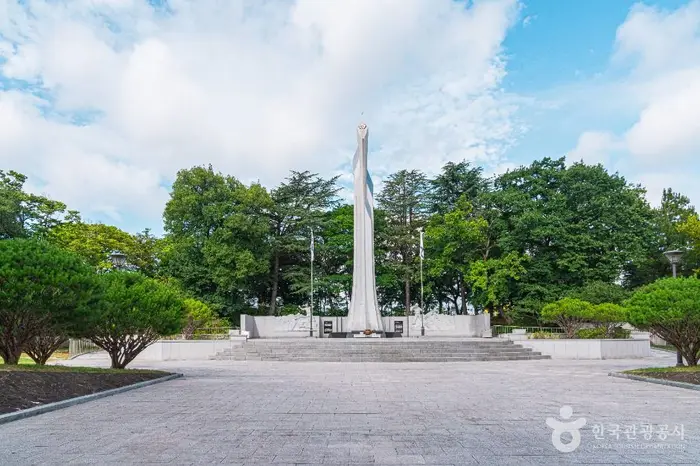 현충탑(광주) · 관광지