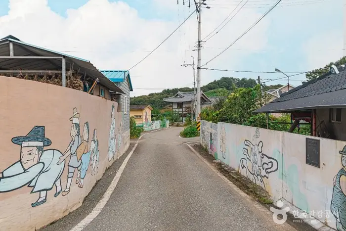 콩쥐팥쥐 동화마을 · 관광지