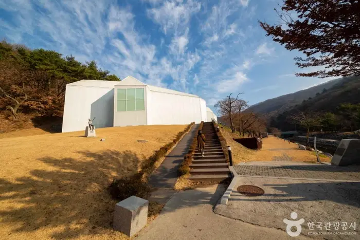 장흥조각공원(양주시립장욱진미술관) · 문화시설