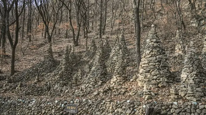 팔룡산 돌탑공원 · 관광지