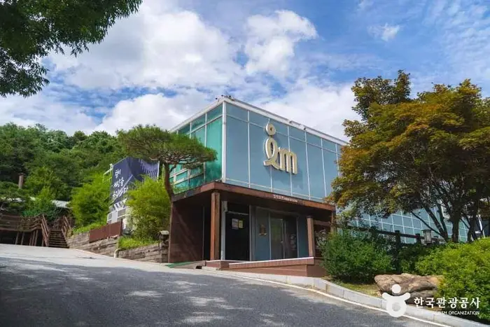 철박물관 · 문화시설