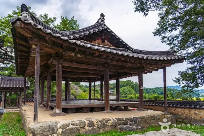 삼귀정 · 관광지