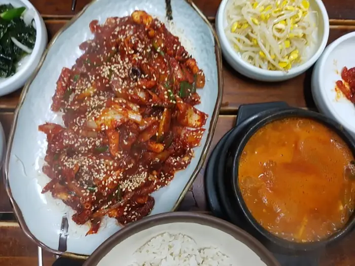 시골길 · 음식점