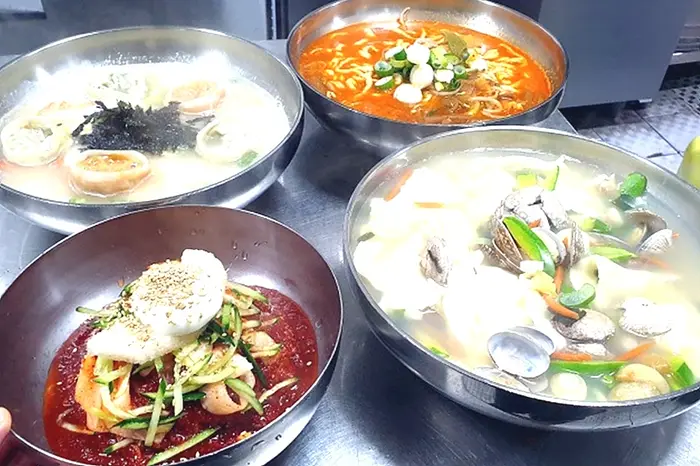 가야밀냉면해물칼국수 · 음식점