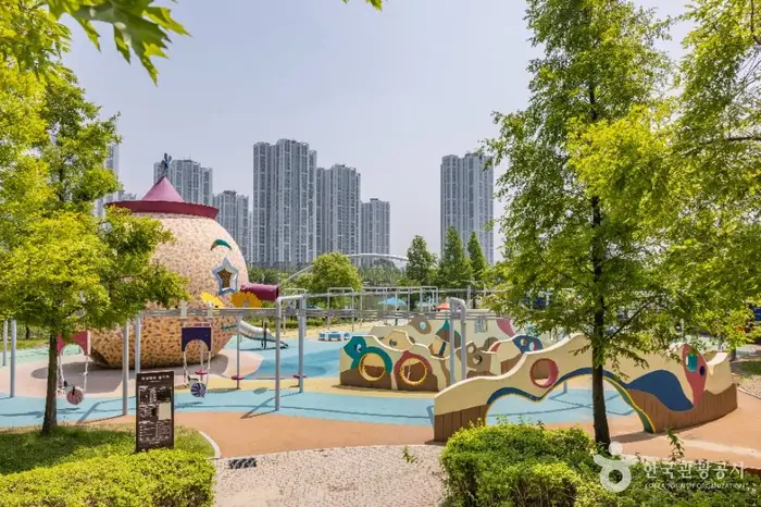 청라호수공원 환상의 숲 놀이터 · 레포츠